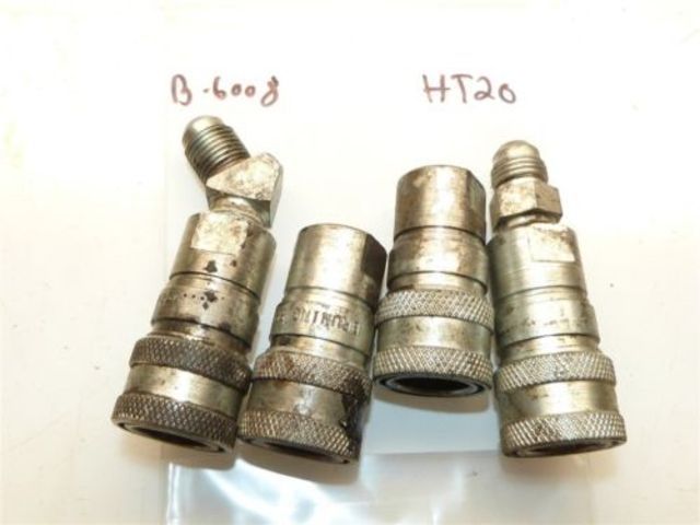 bolens-ht-20-tractor-hydraulic-quick-connects-b0eade20285ced2024043461c8ad2c74.jpg