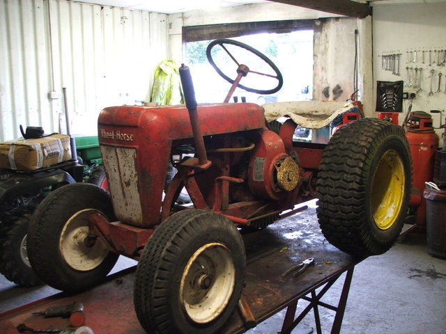 1961 wheelhorse suburban 003.JPG