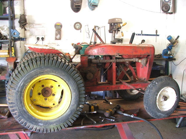 1961 wheelhorse suburban 005.JPG