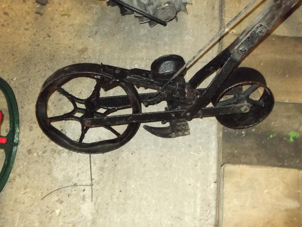 new seed drill 006.JPG