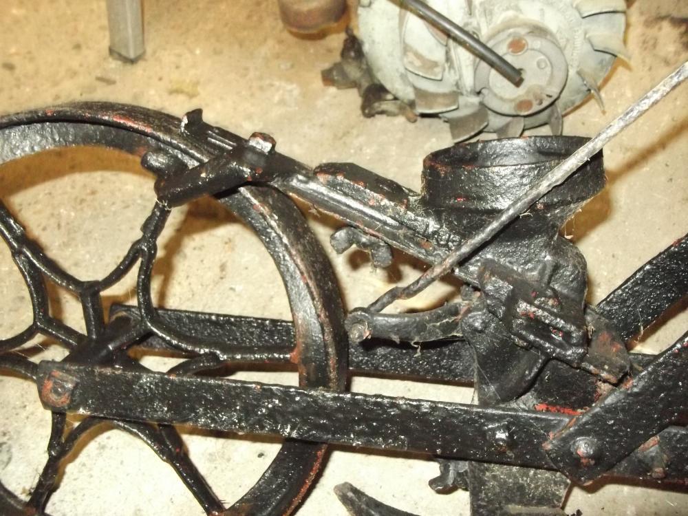 new seed drill 007.JPG