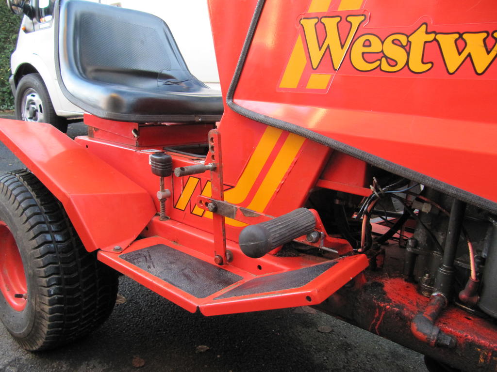 Westwood t1200 discount ride on mower